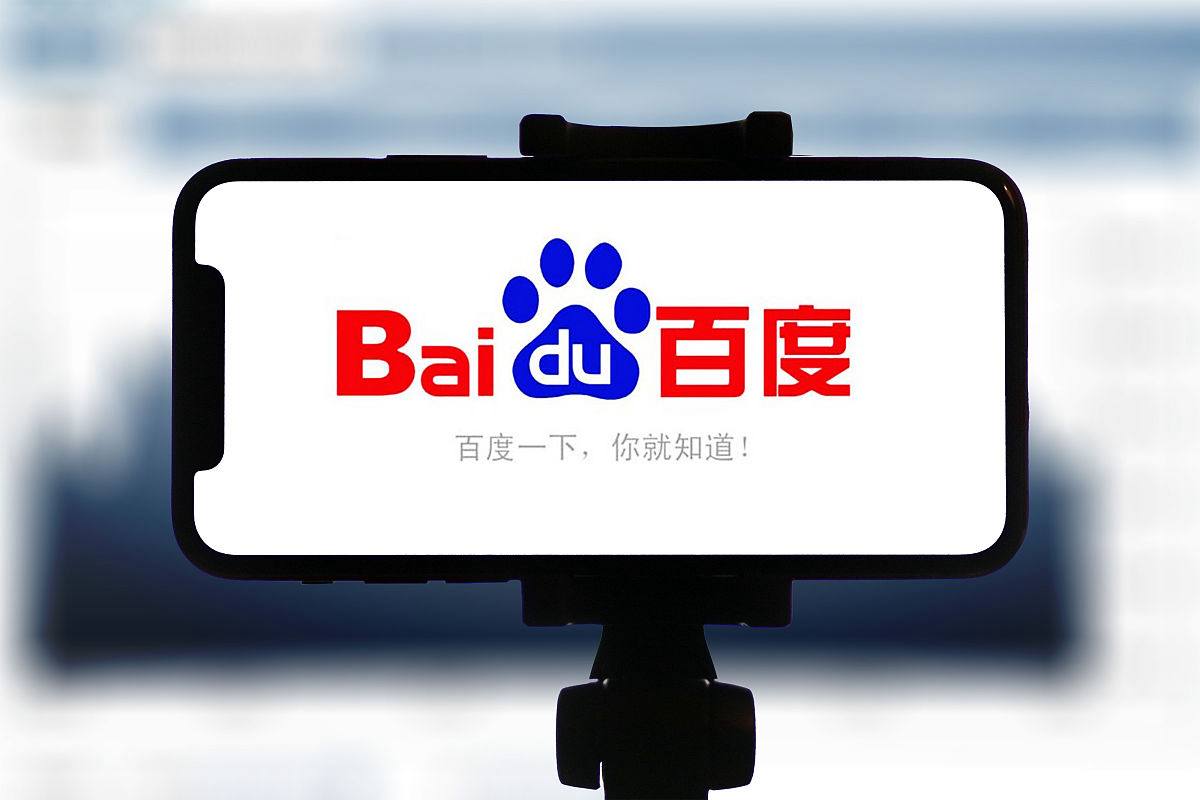 冰球突破体验网站房主任搂着杨幂给女儿录视频